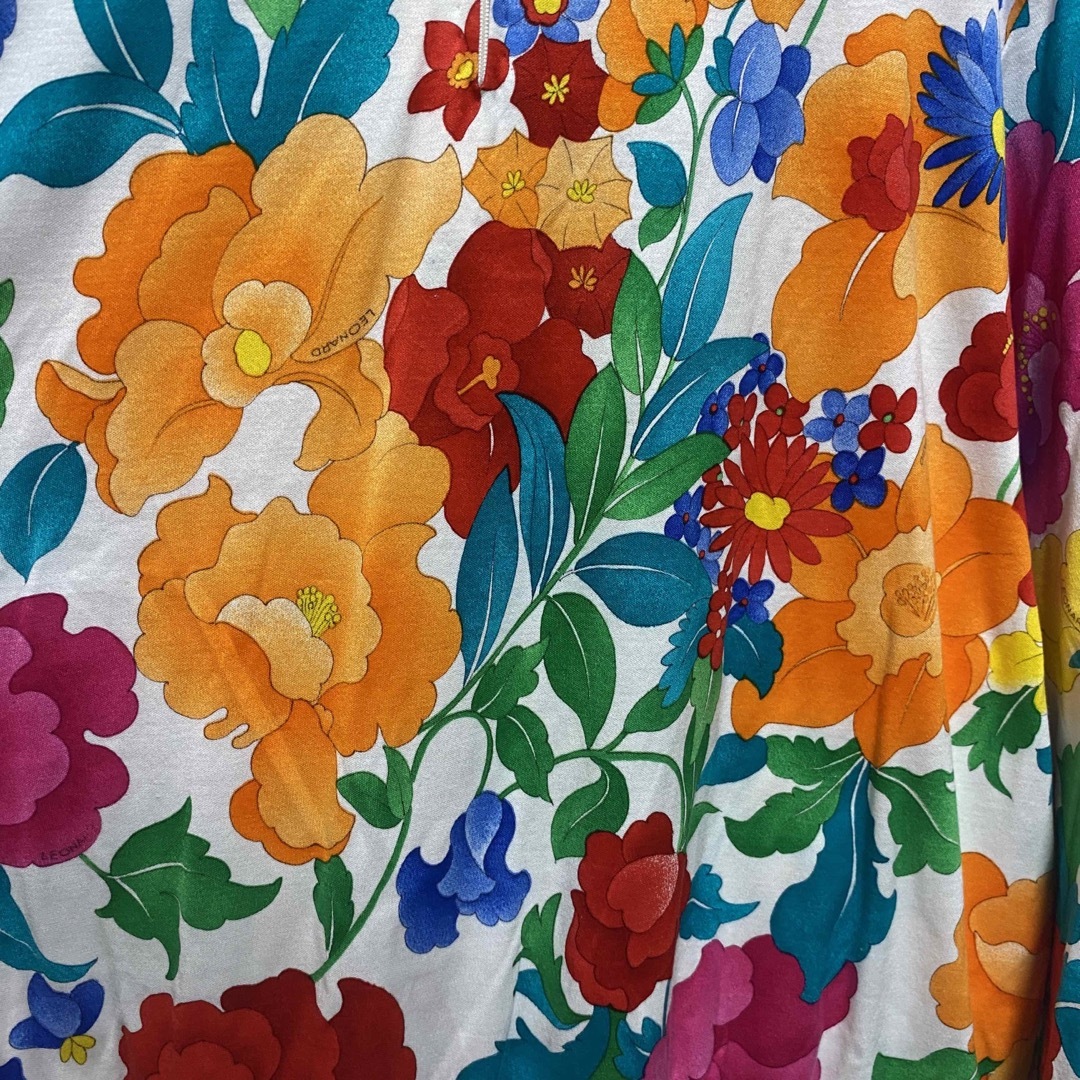 ●【美品】LEONARD レオナール/長袖カットソー/Vネック/花柄/総柄●