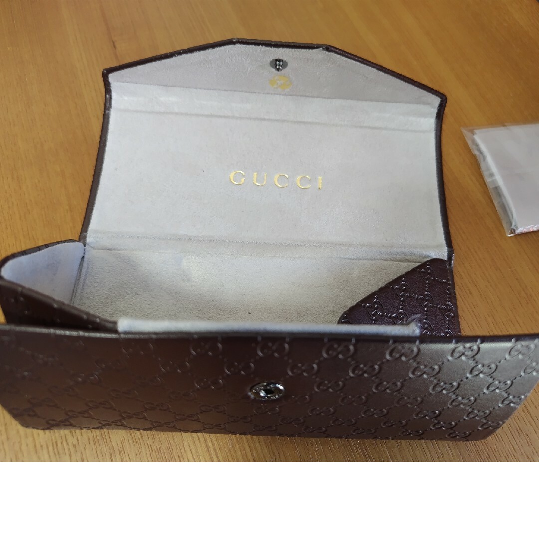 Gucci(グッチ)の新品です　メガネ拭き付き メンズのファッション小物(サングラス/メガネ)の商品写真