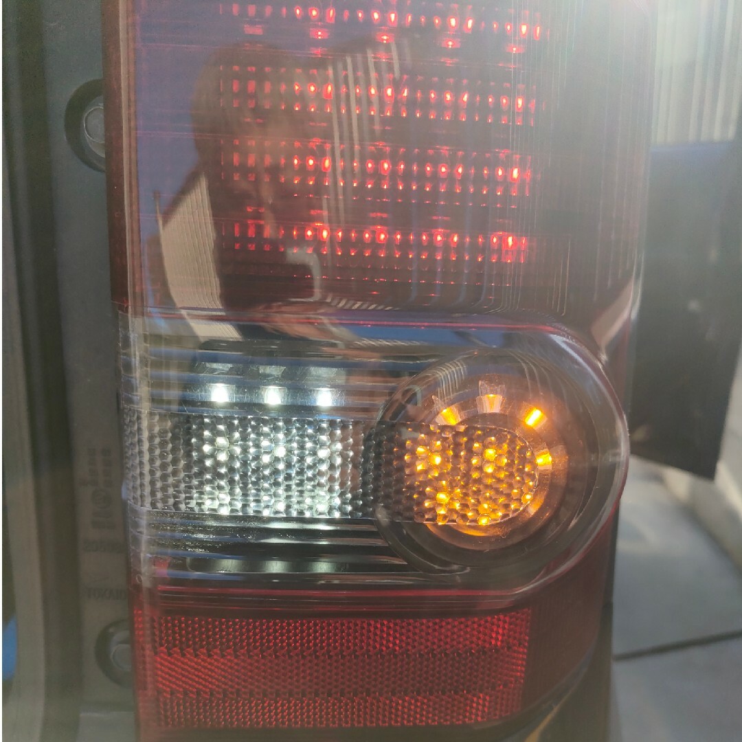 ダイハツ(ダイハツ)のムーヴ　コンテ　カスタム　MOVE　テール　フル　LED カプラーオン　抵抗付 自動車/バイクの自動車(車種別パーツ)の商品写真