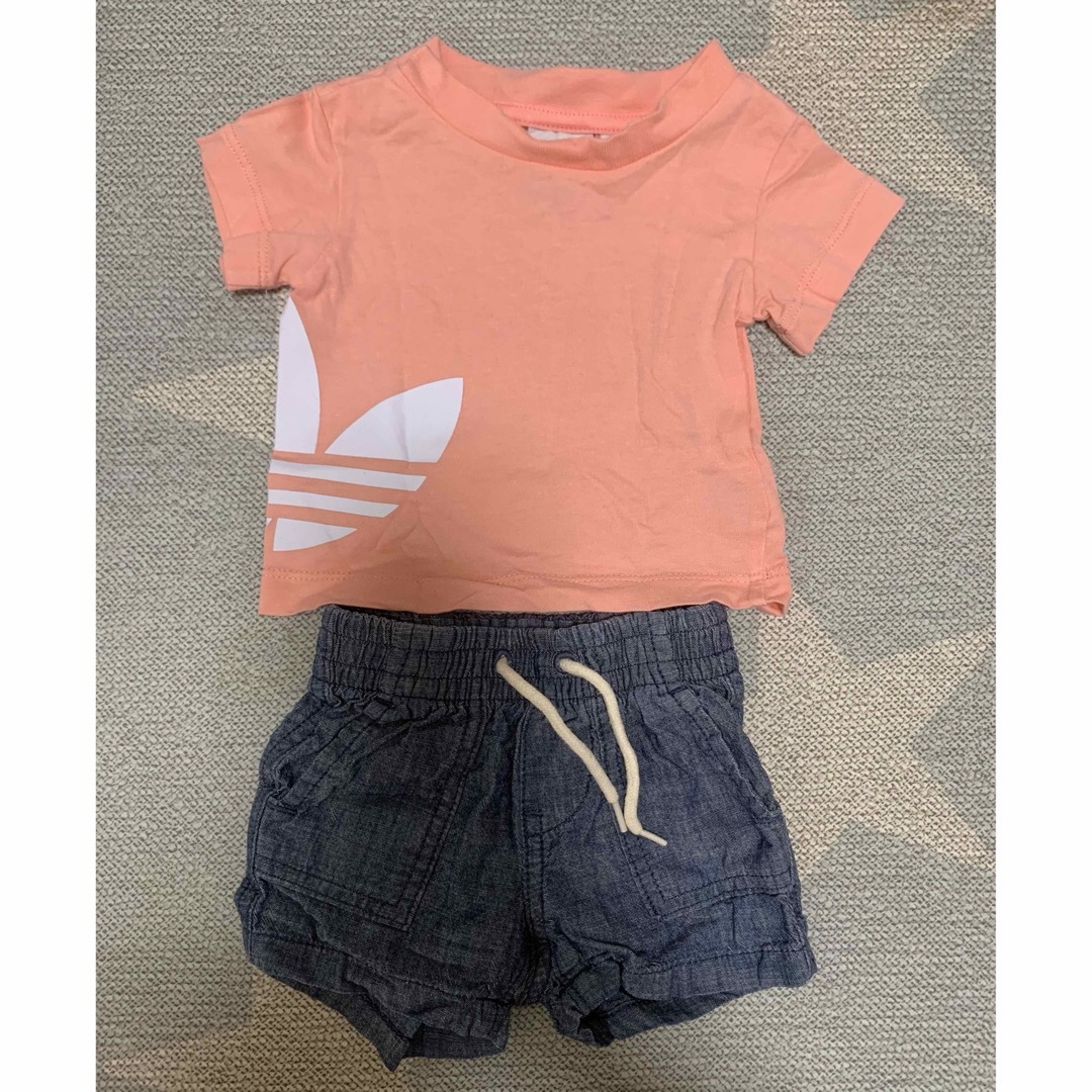 adidas(アディダス)のadidas tシャツ　BabyGap ショートパンツ キッズ/ベビー/マタニティのベビー服(~85cm)(Ｔシャツ)の商品写真