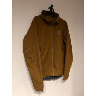 アークテリクス(ARC'TERYX)の美品！アークテリクス アトム フーディ Arc’teryx ATOM SL(マウンテンパーカー)