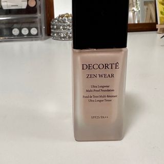 コスメデコルテ(COSME DECORTE)のお値下げポーチラストSALE❣️朧様(ファンデーション)