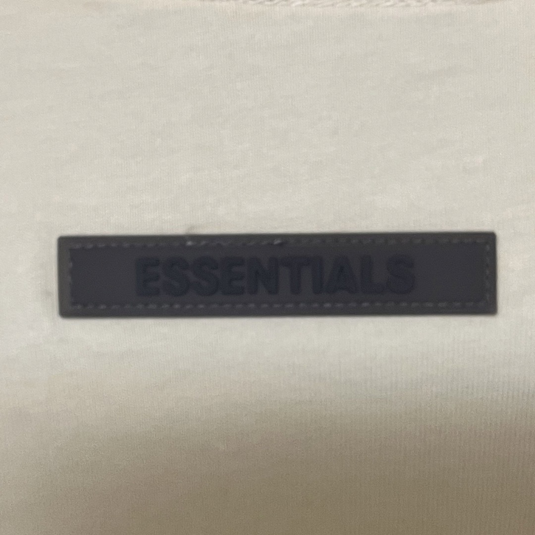 FEAR OF GOD(フィアオブゴッド)の送料込み！essentials ロンT L MR.PORTER限定カラー メンズのトップス(Tシャツ/カットソー(七分/長袖))の商品写真