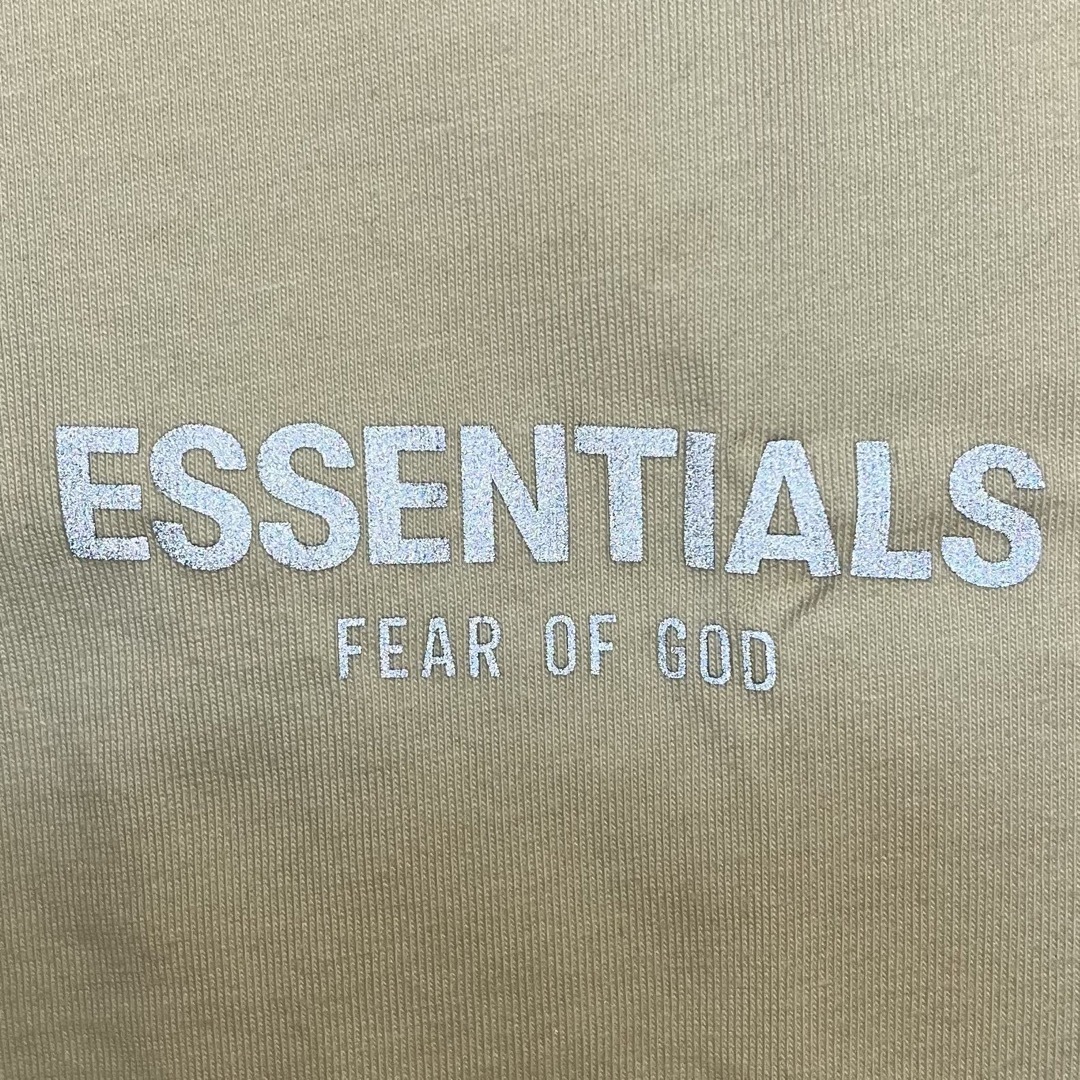 FEAR OF GOD(フィアオブゴッド)の送料込み！essentials ロンT L MR.PORTER限定カラー メンズのトップス(Tシャツ/カットソー(七分/長袖))の商品写真