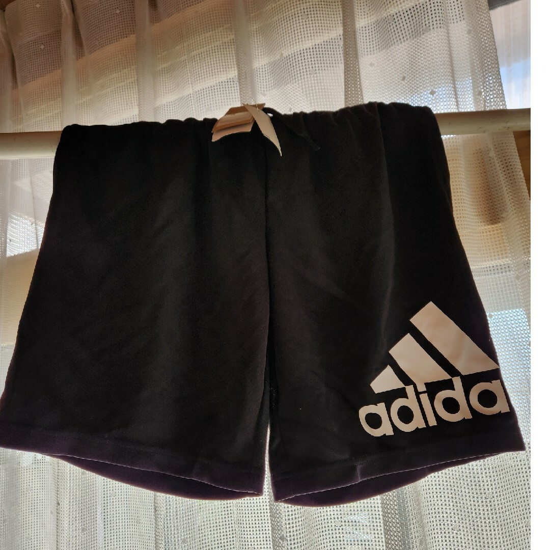 adidas(アディダス)のアディダス adidas　キッズ160cmハーフパンツ キッズ/ベビー/マタニティのキッズ服男の子用(90cm~)(パンツ/スパッツ)の商品写真