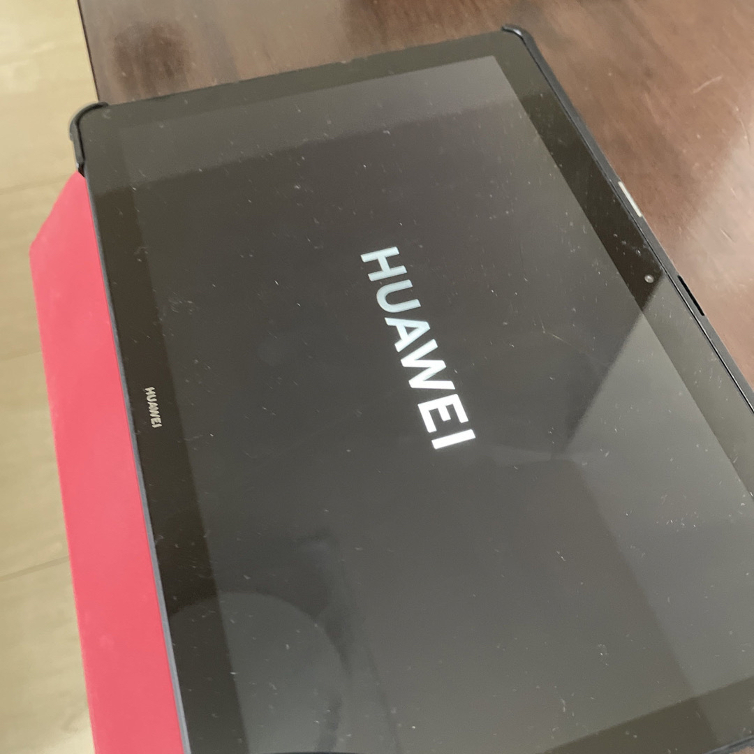 HUAWEI(ファーウェイ)のyuさん専用！HUAWEI タブレット　16GB スマホ/家電/カメラのPC/タブレット(タブレット)の商品写真