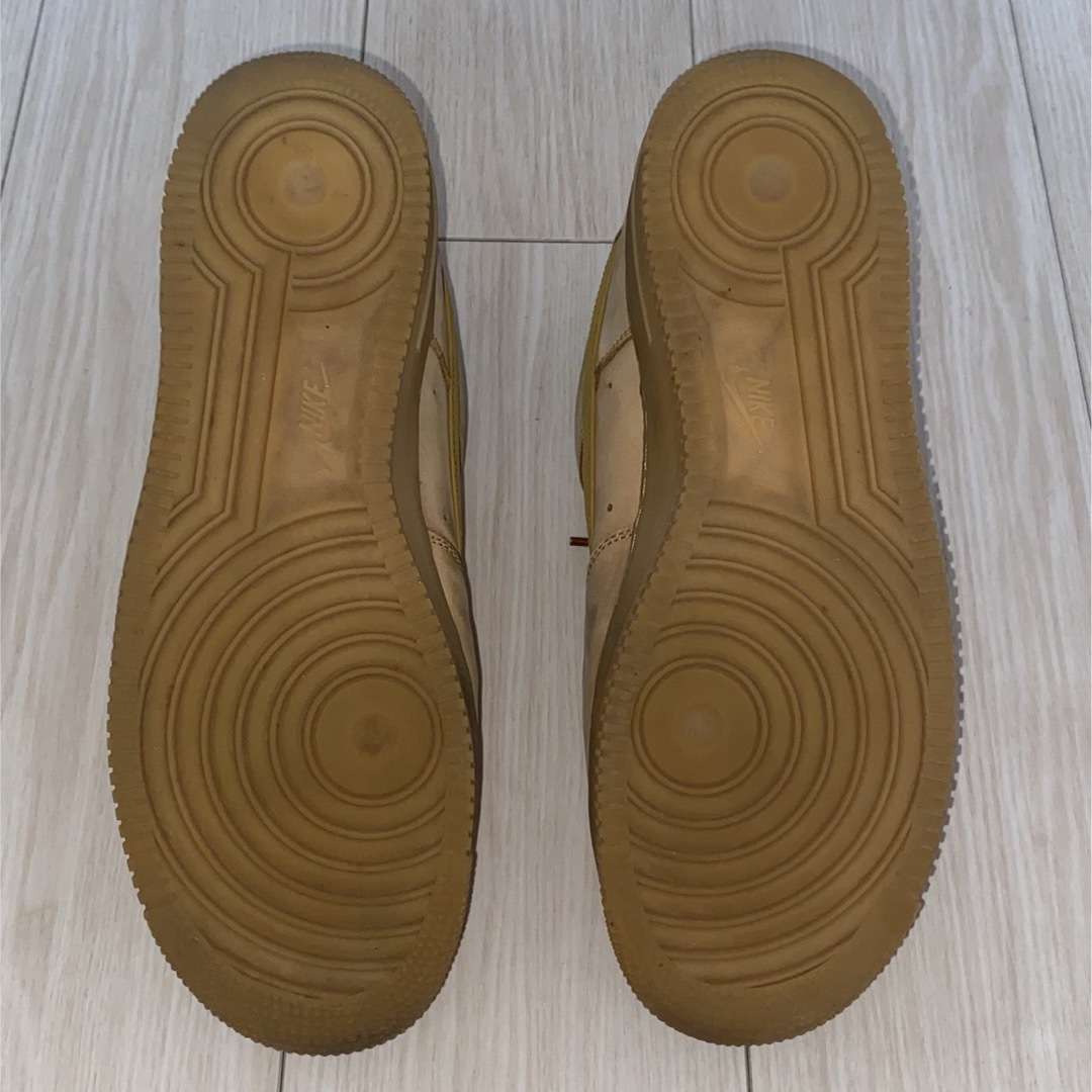 NIKE(ナイキ)のナイキ エアフォース1 29cm フラックス/ガムライトブラウン メンズの靴/シューズ(スニーカー)の商品写真