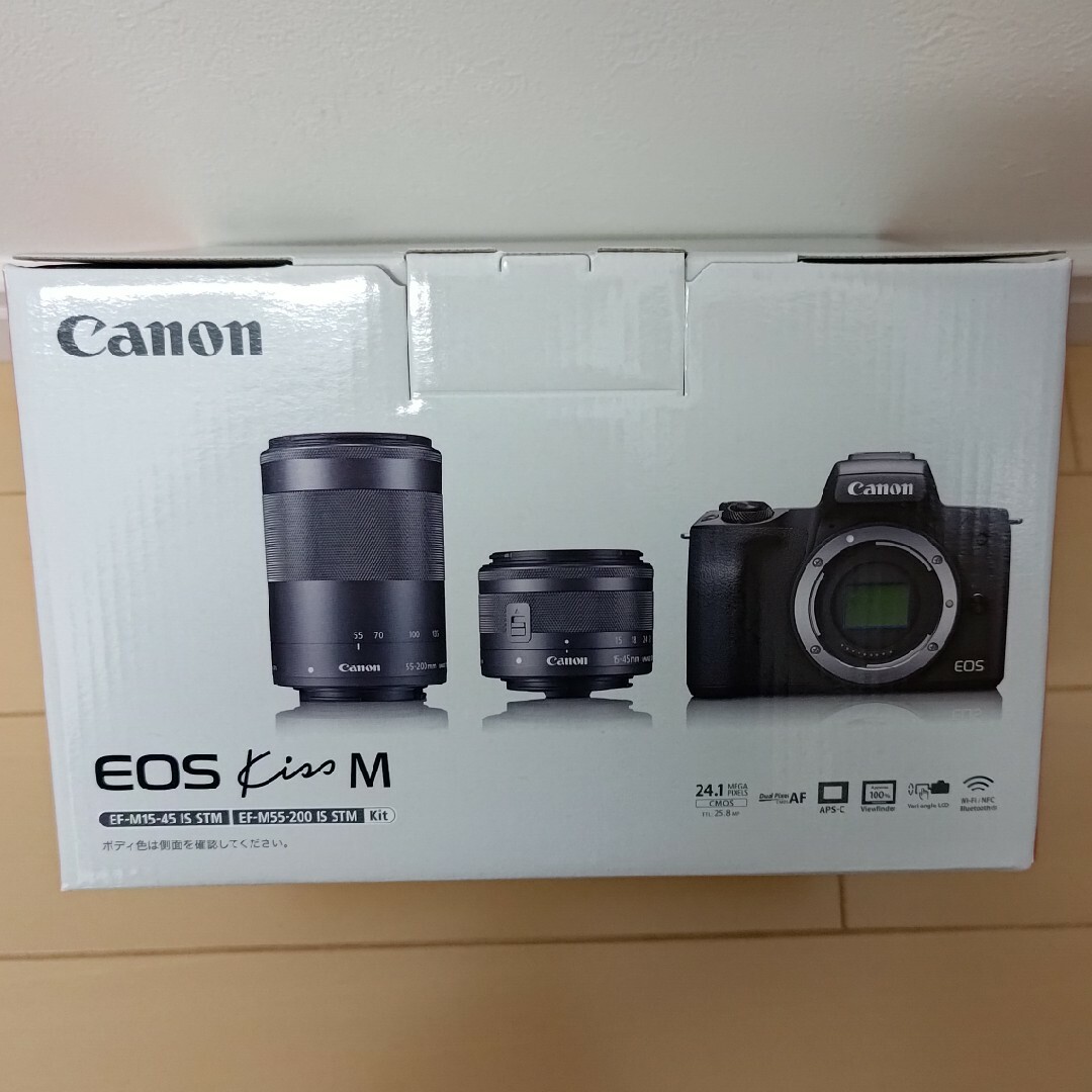 Canon  EOS KISS M Wズームキット WH 白 スマホ/家電/カメラのカメラ(ミラーレス一眼)の商品写真