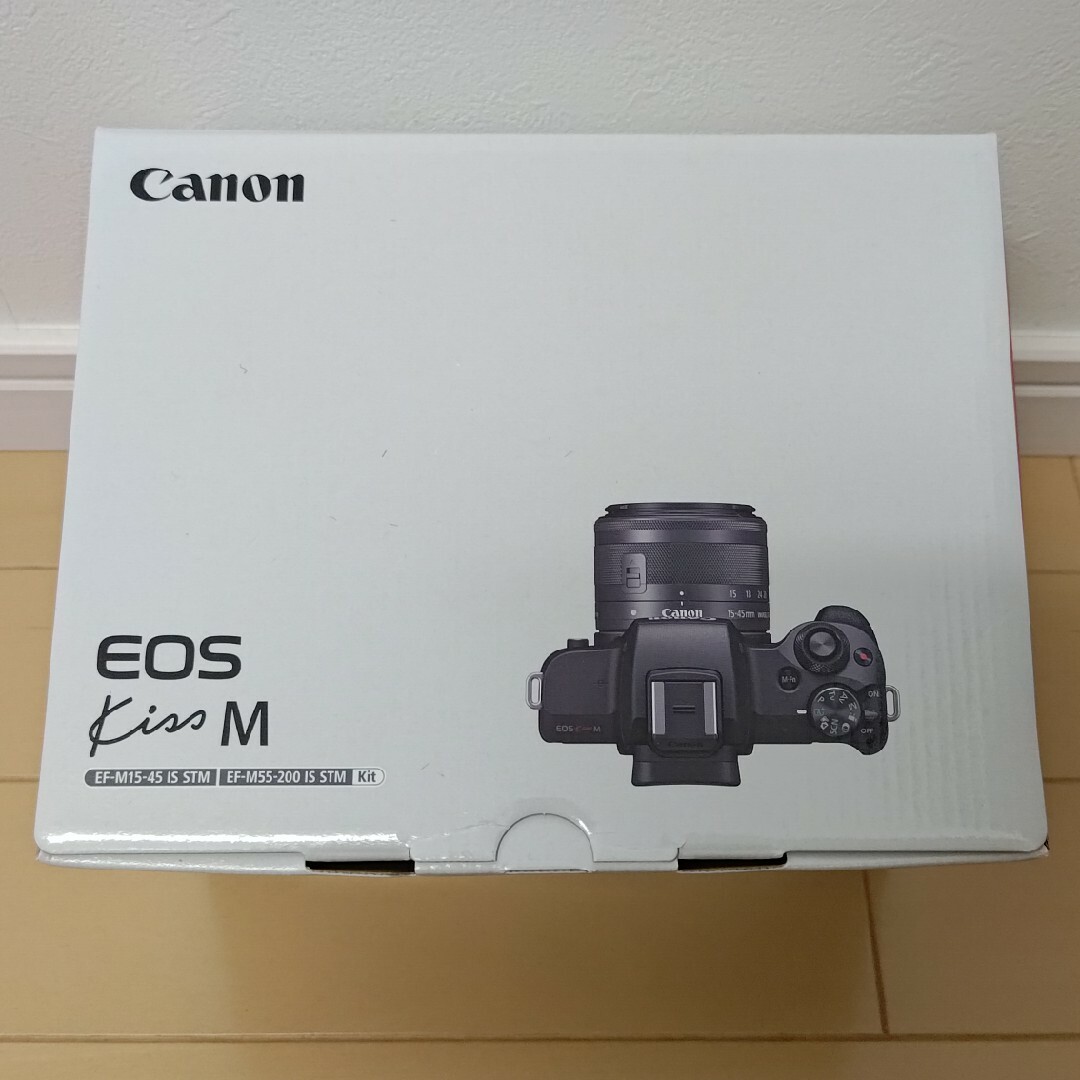 Canon  EOS KISS M Wズームキット WH 白 スマホ/家電/カメラのカメラ(ミラーレス一眼)の商品写真