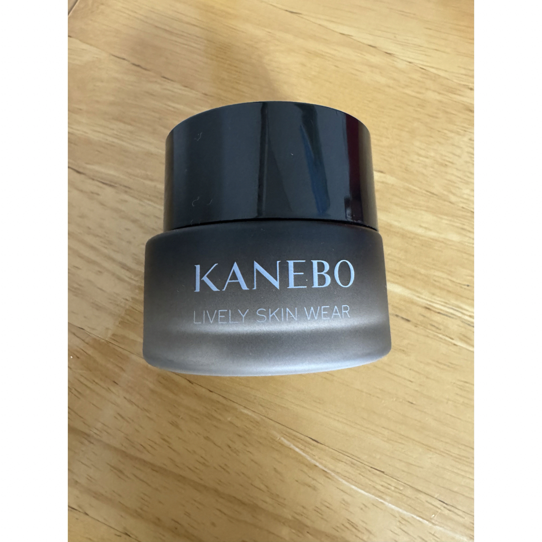 Kanebo(カネボウ)のKANEBO カネボウ ライブリースキンウェア オークルA コスメ/美容のベースメイク/化粧品(ファンデーション)の商品写真
