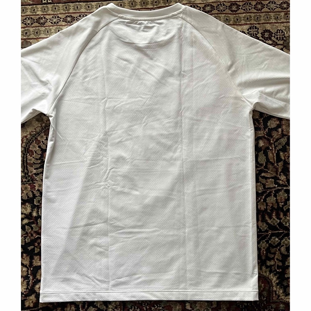 UNIQLO(ユニクロ)の160 ドライ UV 長袖Tシャツ　白　UNIQLO キッズ/ベビー/マタニティのキッズ服男の子用(90cm~)(Tシャツ/カットソー)の商品写真