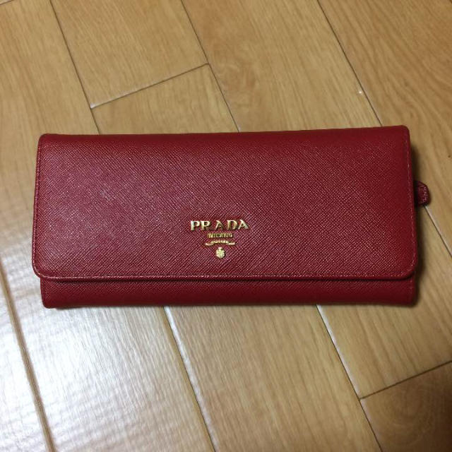 PRADA(プラダ)のフリル限定価格❤︎良品PRADA長財布 レディースのファッション小物(財布)の商品写真