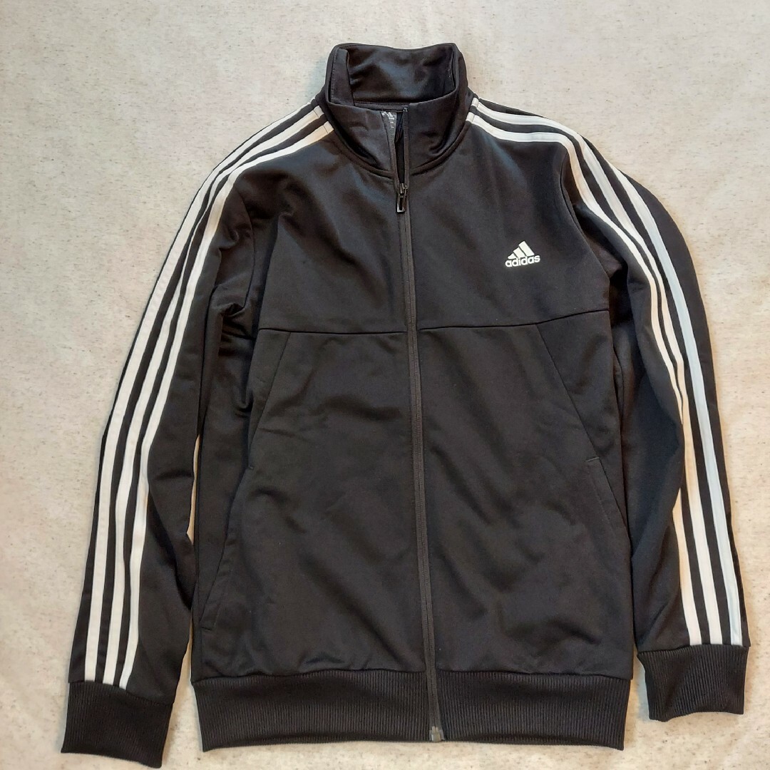 adidas(アディダス)のadidas　160cm　ジャージ上下セット　ブラック キッズ/ベビー/マタニティのキッズ服男の子用(90cm~)(ジャケット/上着)の商品写真