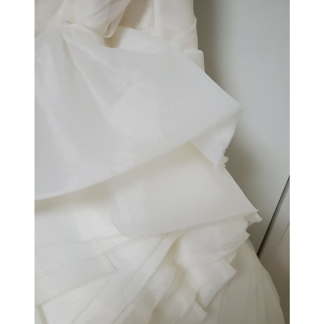 Vera Wang(ヴェラウォン)の最終価格　White by Vera Wang ウエディングドレス US2 レディースのフォーマル/ドレス(ウェディングドレス)の商品写真