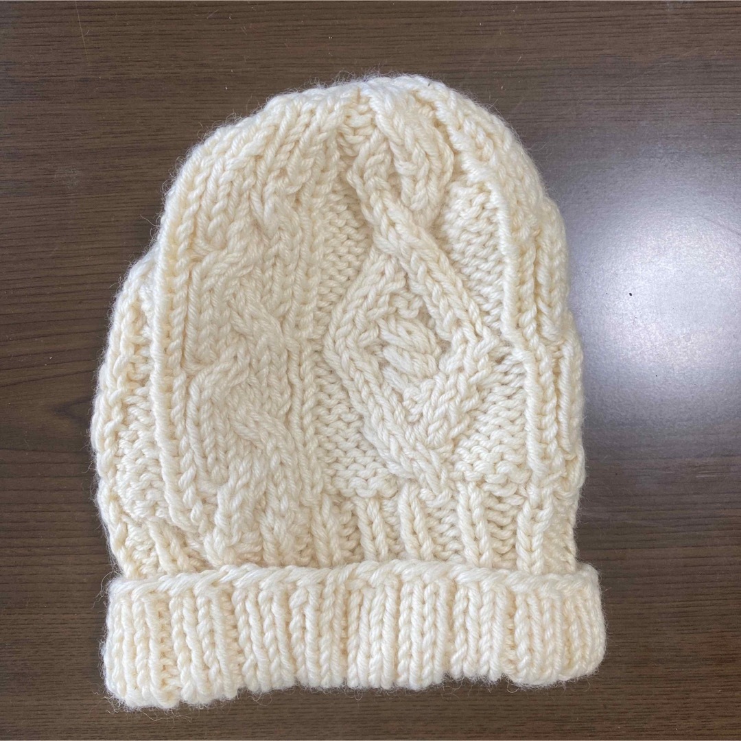 ニット帽　ホワイト　白 レディースの帽子(ニット帽/ビーニー)の商品写真