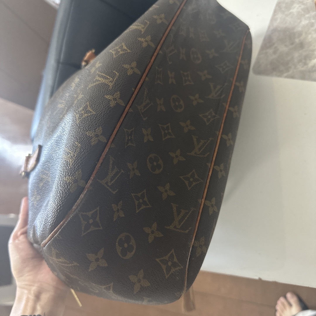 LOUIS VUITTON 鞄