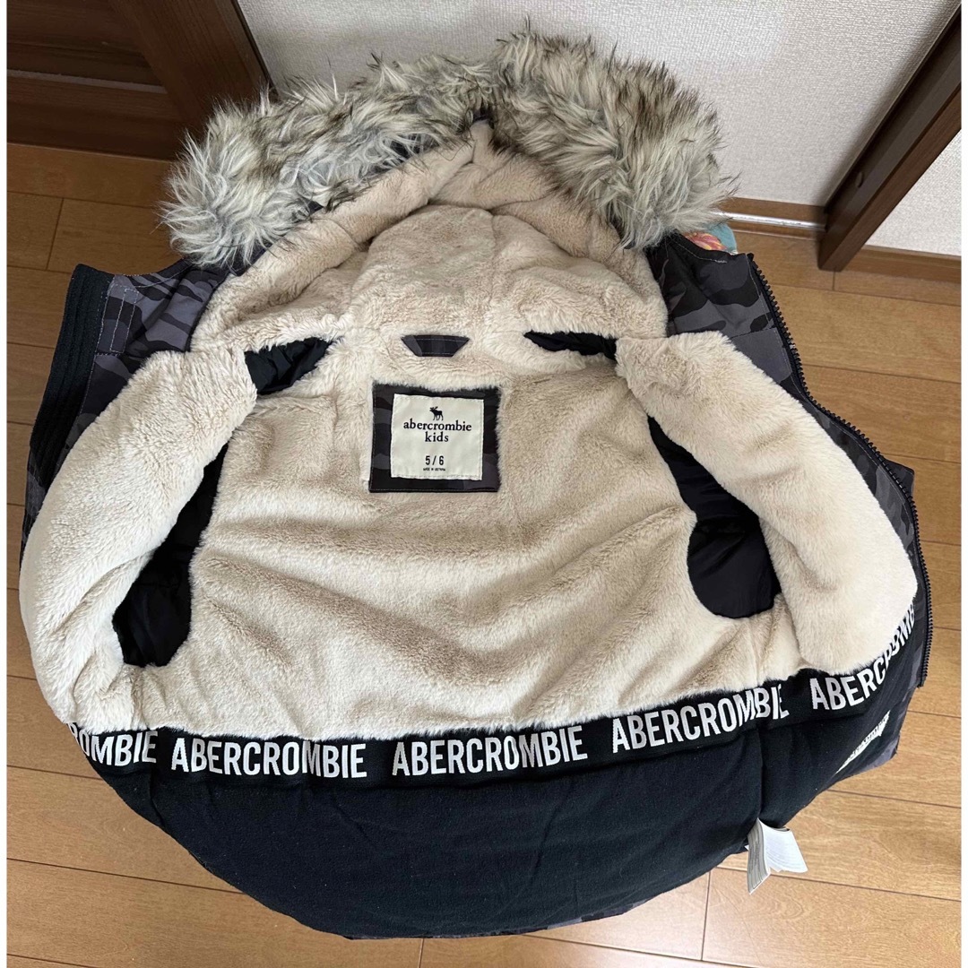 Abercrombie&Fitch(アバクロンビーアンドフィッチ)のアバクロ キッズ コート キッズ/ベビー/マタニティのキッズ服男の子用(90cm~)(ジャケット/上着)の商品写真