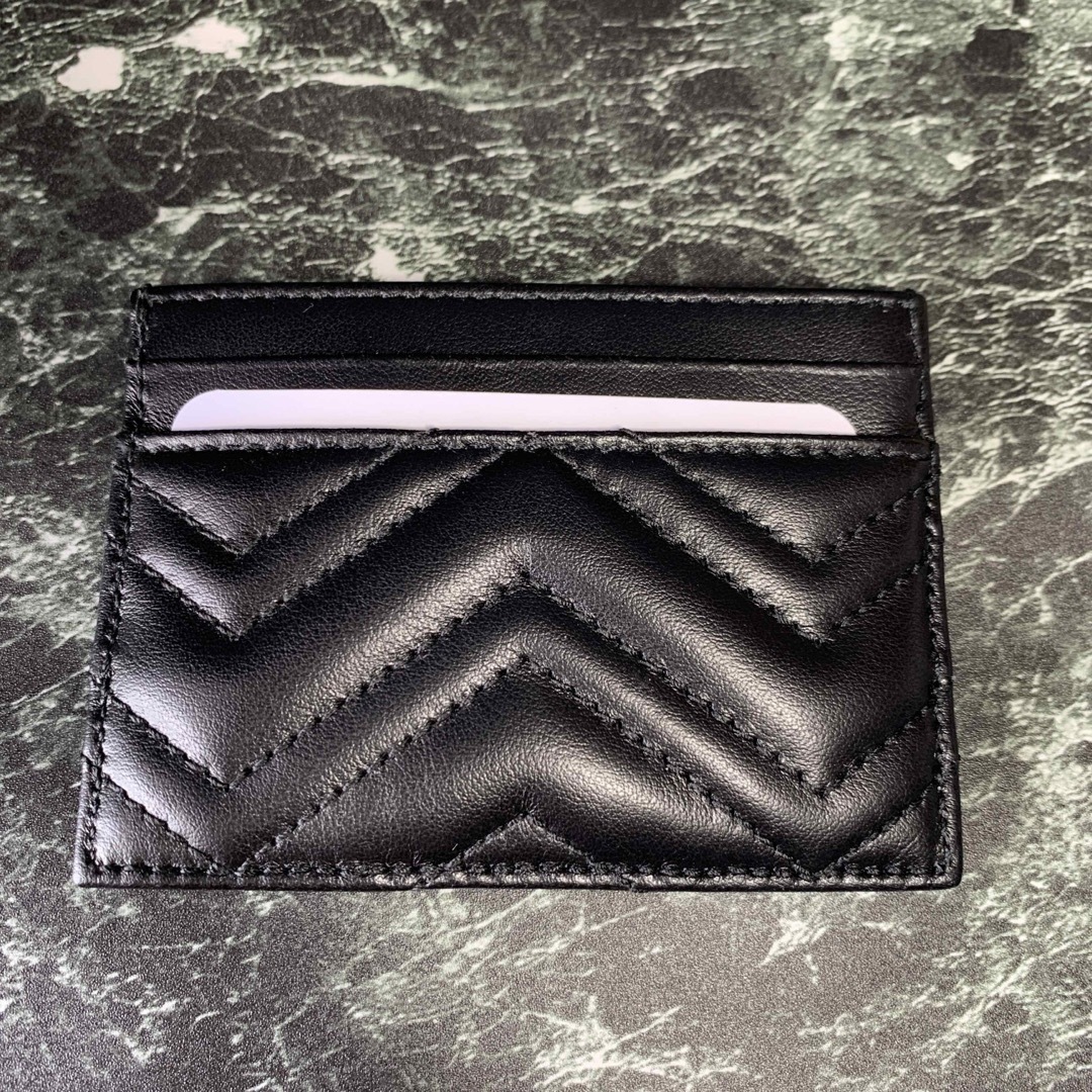 GUCCI】【新品未使用】ブラック カードケース GGモーマント GUCCI】【新品未使用】ブラック カードケース GGモーマント