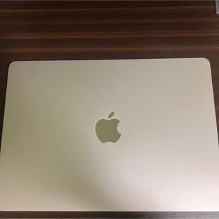 マック(Mac (Apple))のMacBook Air 2022 スターライト(ノートPC)