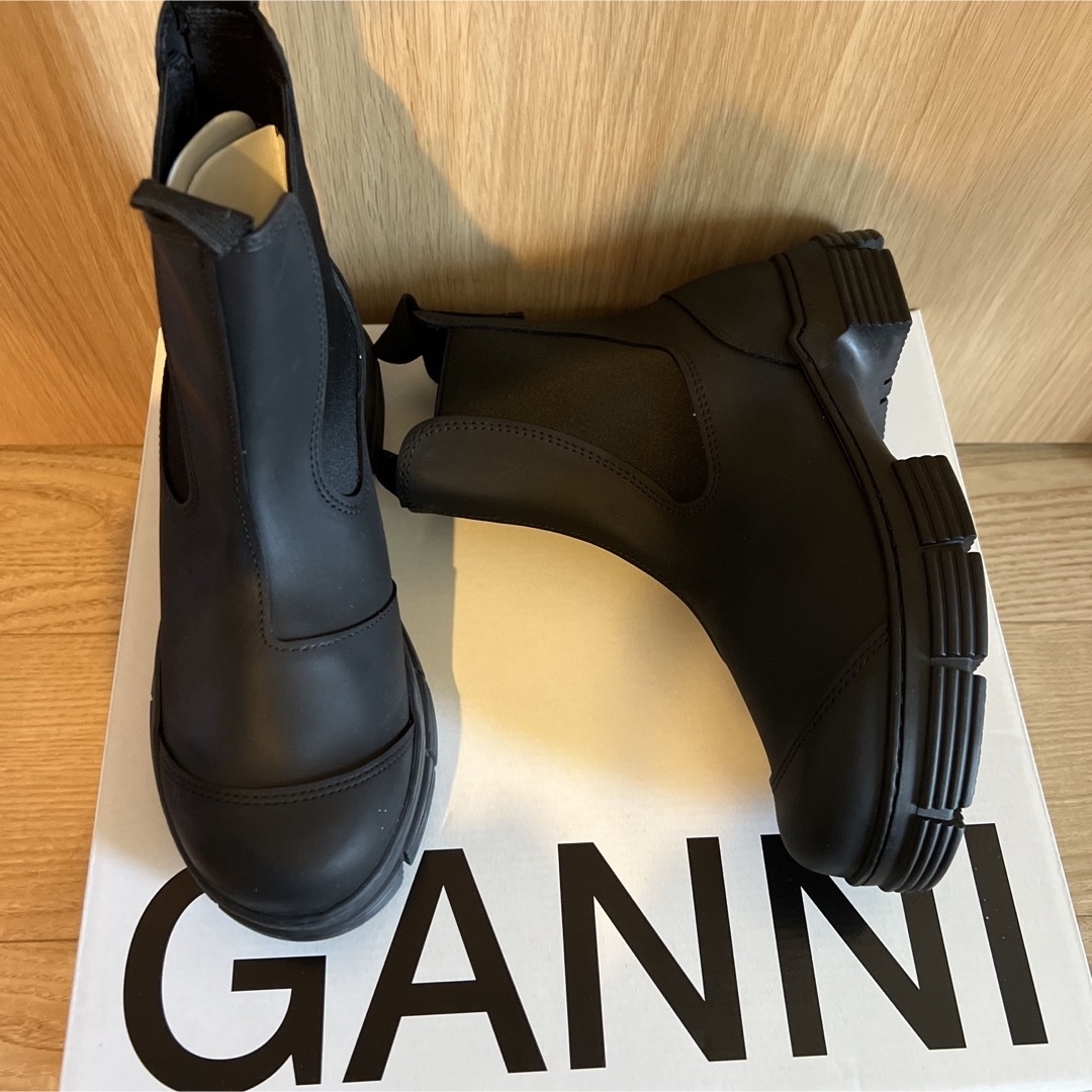 新品 未使用　GANNI ガニー　ラバー ブーツ　37