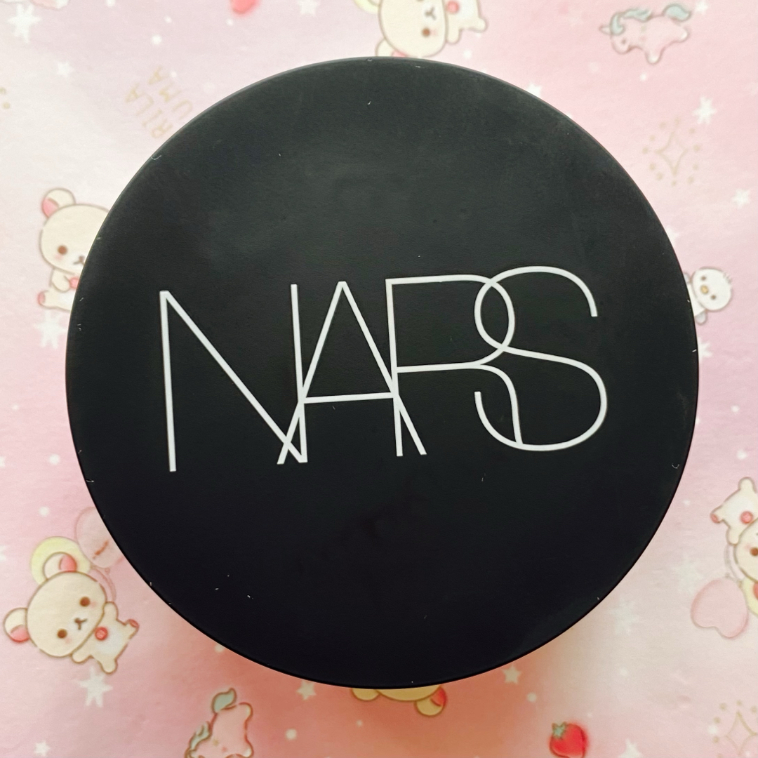 NARS(ナーズ)のライトリフレクティングセッティングパウダールースN コスメ/美容のベースメイク/化粧品(フェイスパウダー)の商品写真