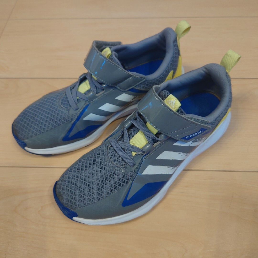 adidas(アディダス)の22.5☆アディダス☆スニーカー キッズ/ベビー/マタニティのキッズ靴/シューズ(15cm~)(スニーカー)の商品写真