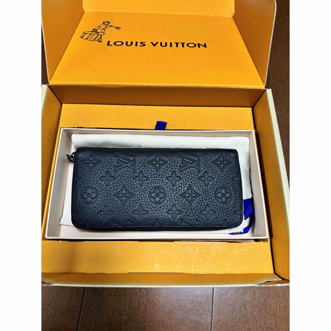 LOUIS VUITTON(ルイヴィトン)の中古美品　モノグラム ジッピーウォレット・ヴェルティカル M69047 メンズのファッション小物(長財布)の商品写真