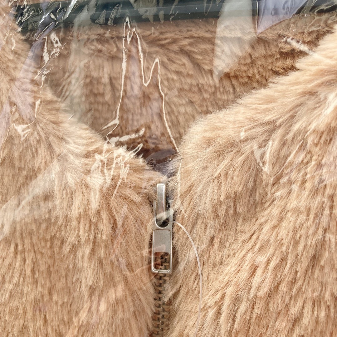 ANAP(アナップ)のANAP アナップ　ショートファージャケット　コート　クリーニング済み　ベージュ レディースのジャケット/アウター(毛皮/ファーコート)の商品写真