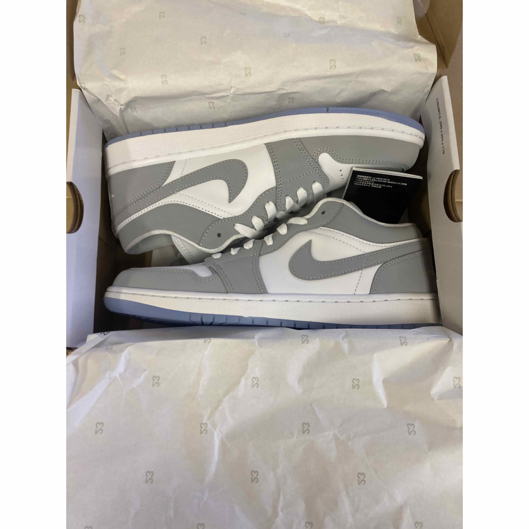 Jordan Brand（NIKE）(ジョーダン)のNike WMNS Air Jordan 1 Low Wolf Grey レディースの靴/シューズ(スニーカー)の商品写真