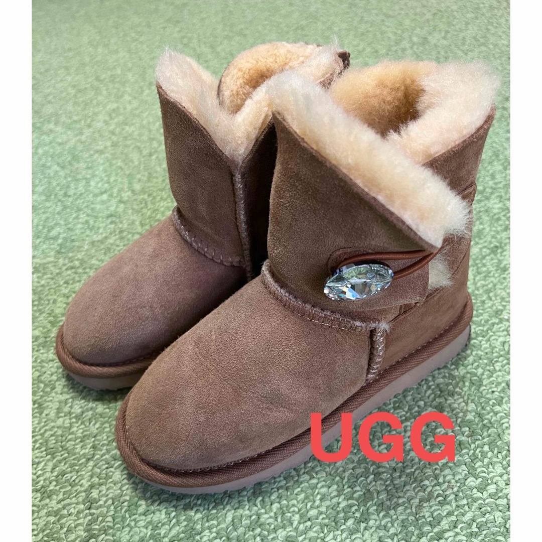 UGG(アグ)の【UGG】ブーツ キッズ/ベビー/マタニティのキッズ靴/シューズ(15cm~)(ブーツ)の商品写真