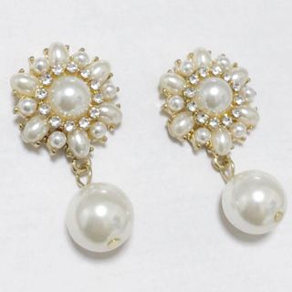 パール　ビジュー　ピアス(ピアス)