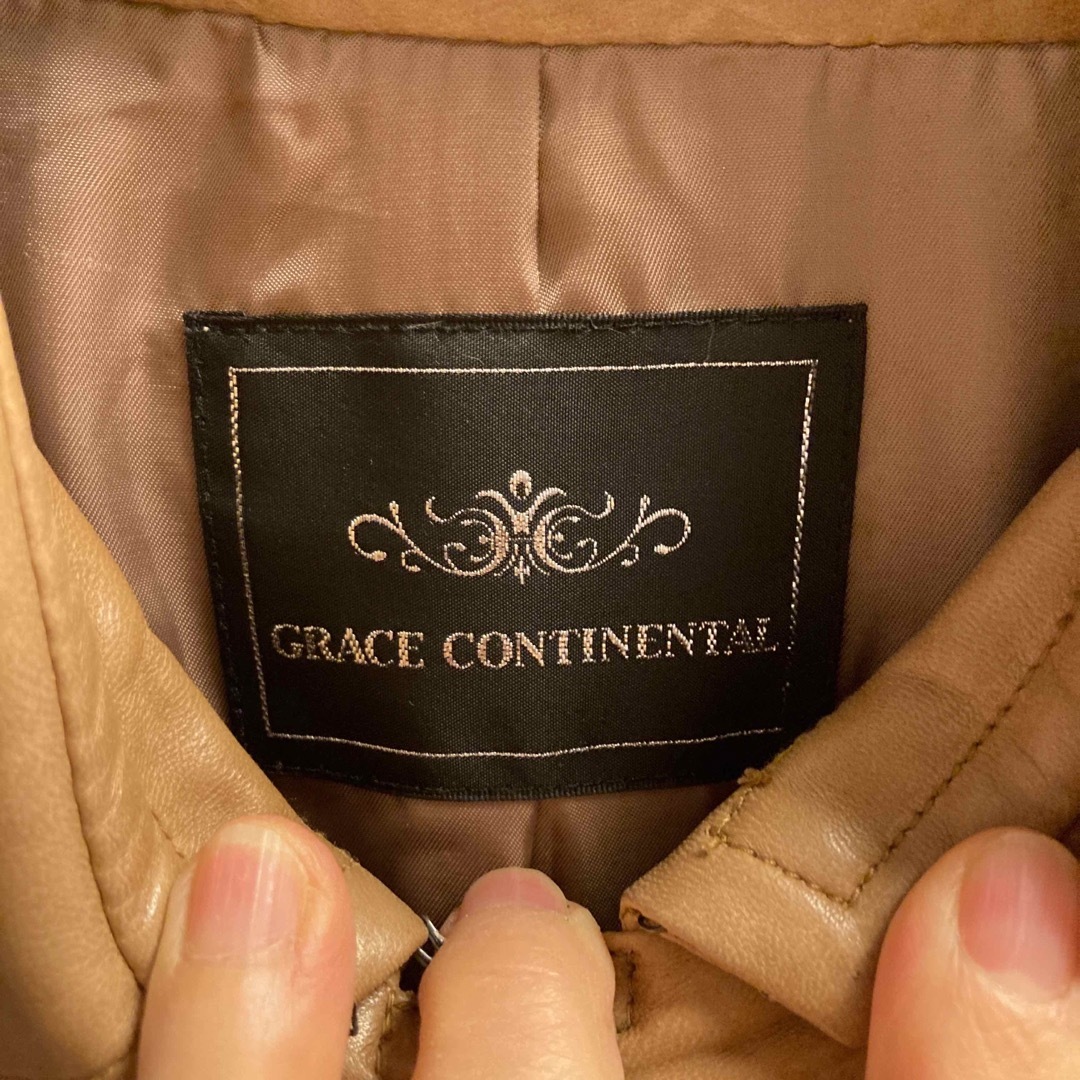 GRACE CONTINENTAL(グレースコンチネンタル)のグレースコンチネンタル　羊革ロングコート38 レディースのジャケット/アウター(毛皮/ファーコート)の商品写真