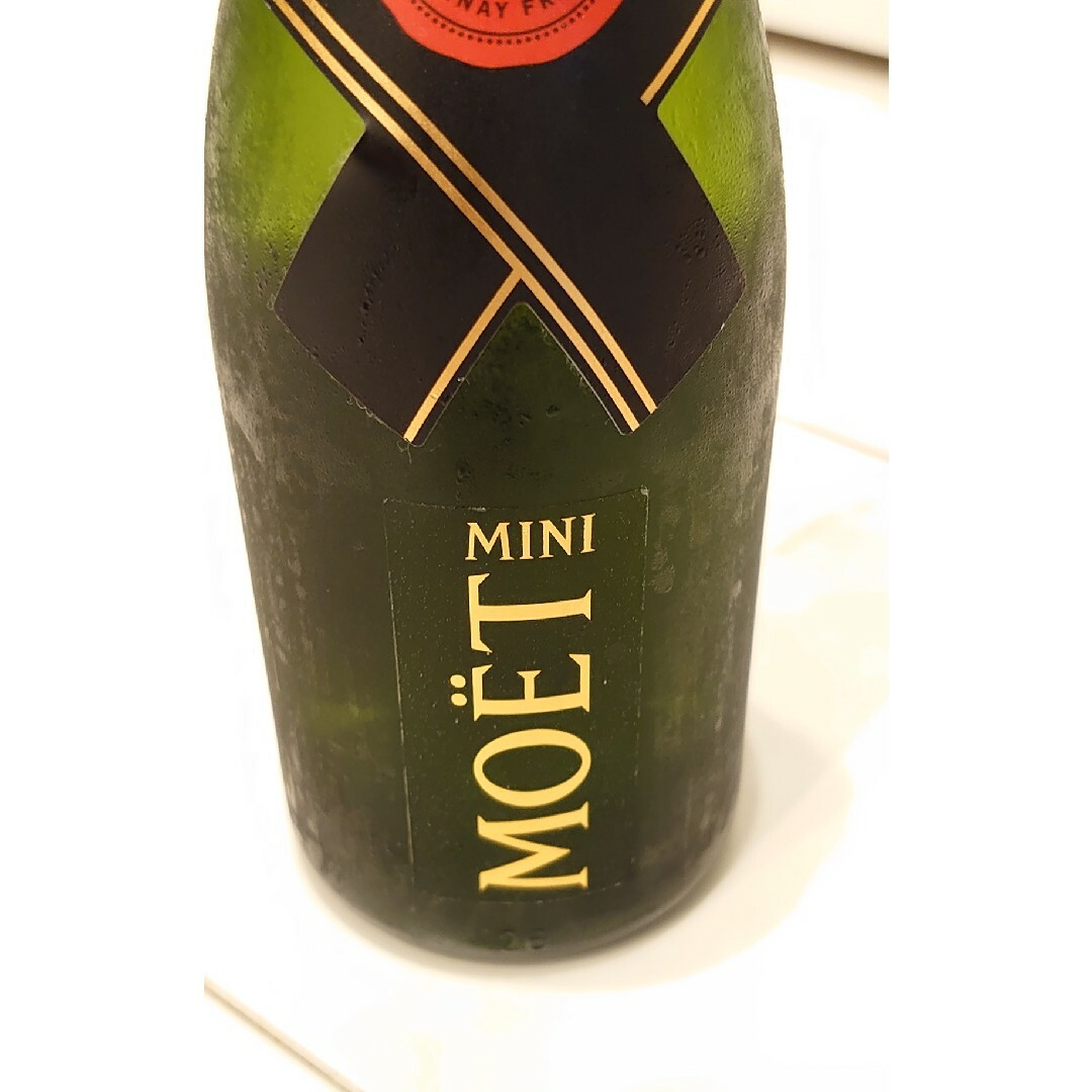 MOËT & CHANDON(モエエシャンドン)のモエ エ シャンドン ブリュット アンペリアル クォーター 正規品 200ml  食品/飲料/酒の酒(シャンパン/スパークリングワイン)の商品写真