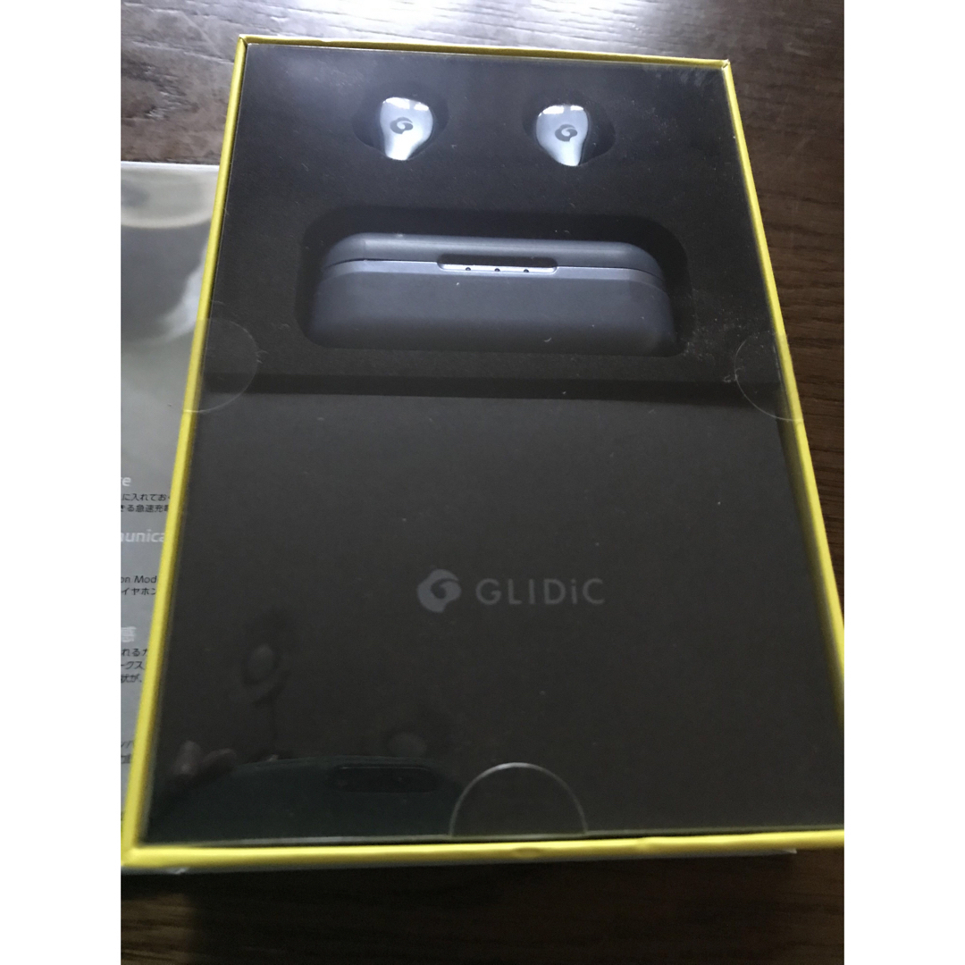 GLIDiC(グライディック)の未使用　コードレス　イヤホン　GLIDiC Sound Air TW-7000  スマホ/家電/カメラのオーディオ機器(ヘッドフォン/イヤフォン)の商品写真