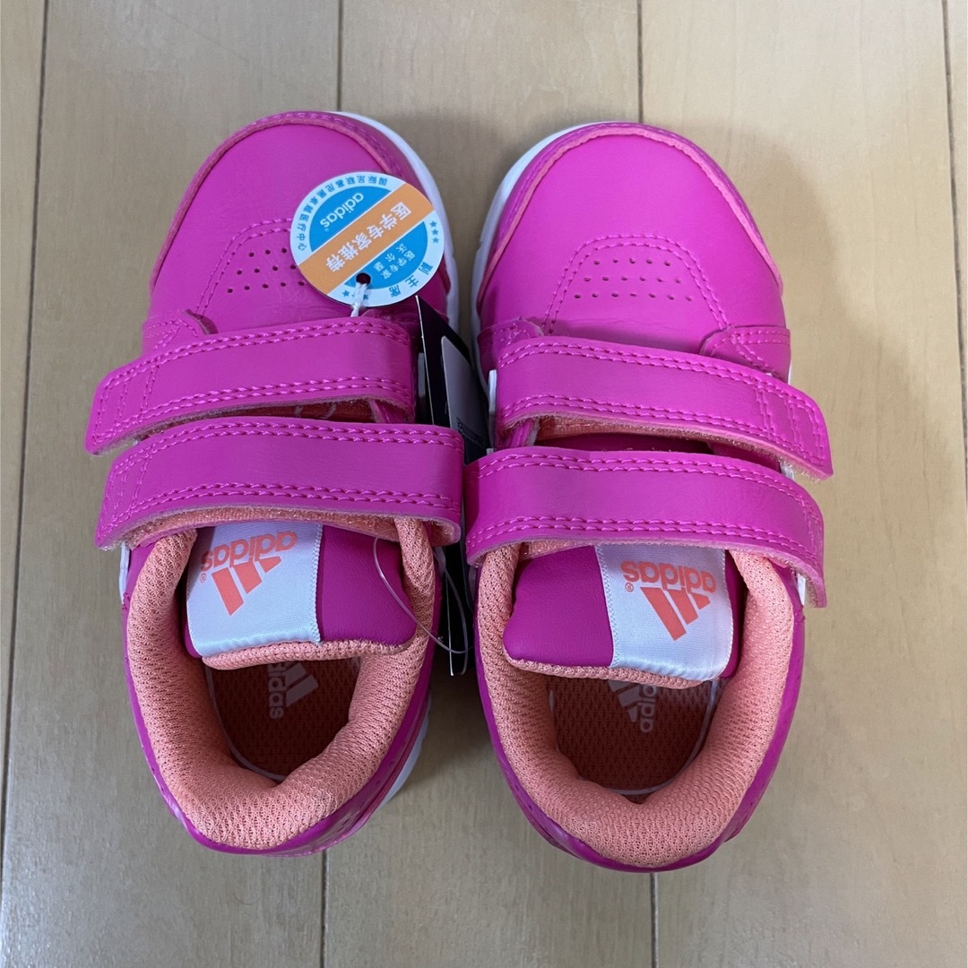 adidas(アディダス)のadidas kidsスニーカー キッズ/ベビー/マタニティのベビー靴/シューズ(~14cm)(スニーカー)の商品写真