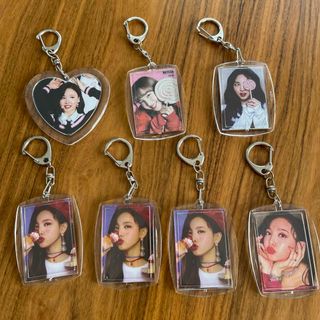 TWICE ガチャガチャ キーホルダー7個セット(アイドルグッズ)