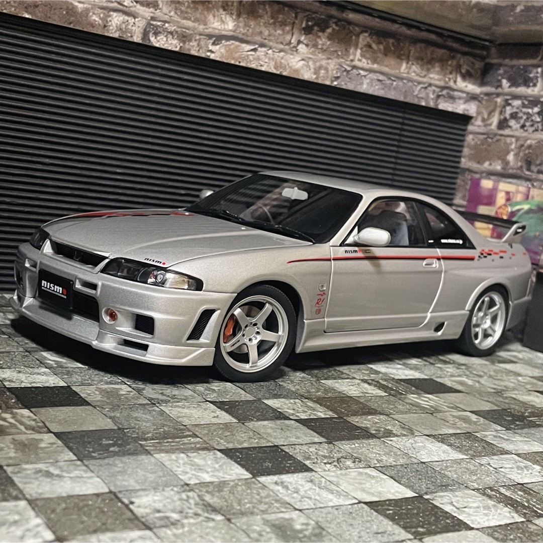 1/18 AUTOart ニスモ スカイライン GT-R R33 R-tune