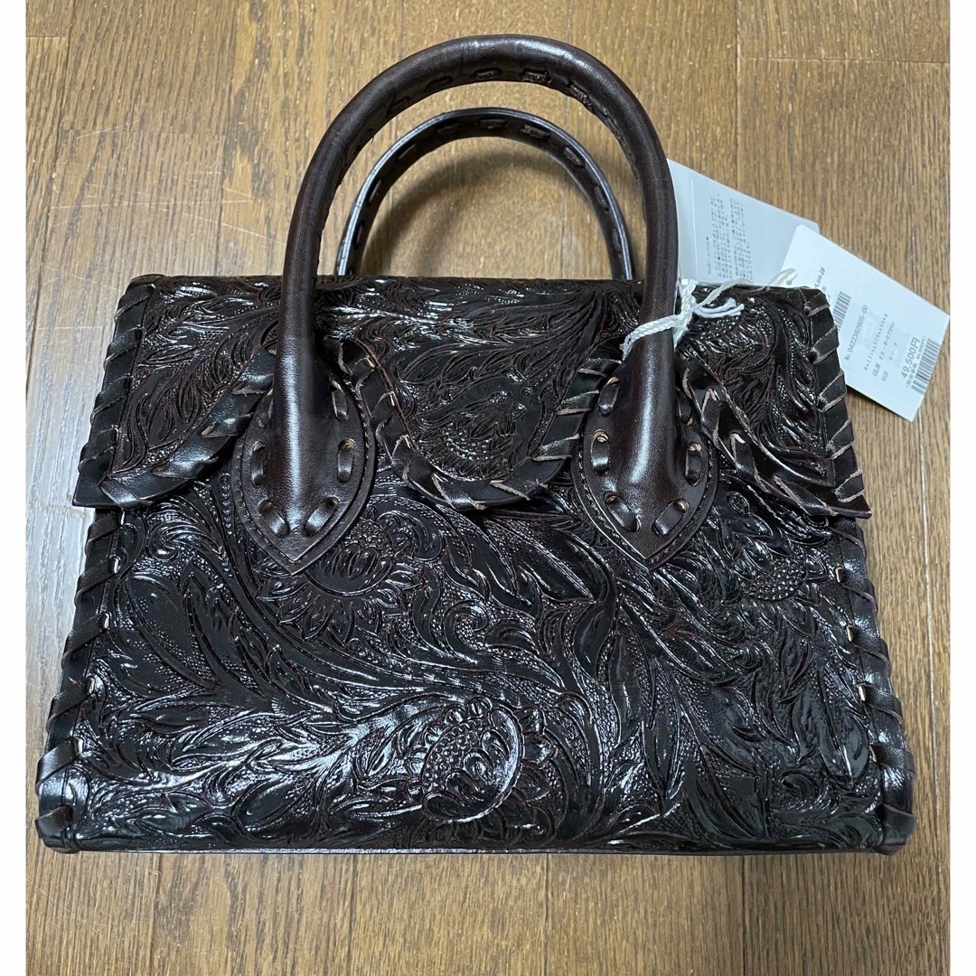 ショルダーバッグ【新品・未使用Grace continental】carvingバック