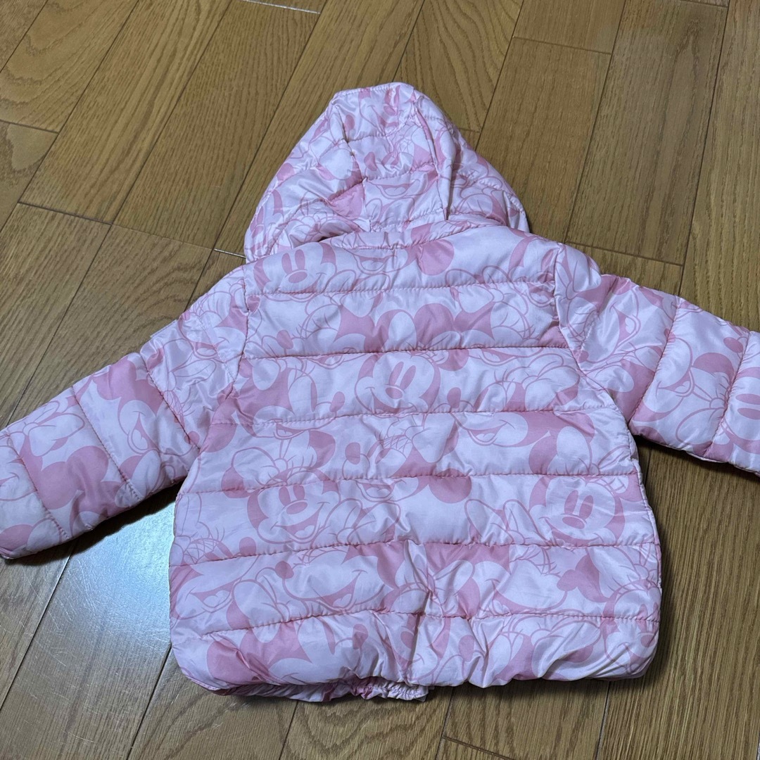 babyGAP(ベビーギャップ)の上着　ミニーちゃん　ダウン　 キッズ/ベビー/マタニティのベビー服(~85cm)(ジャケット/コート)の商品写真