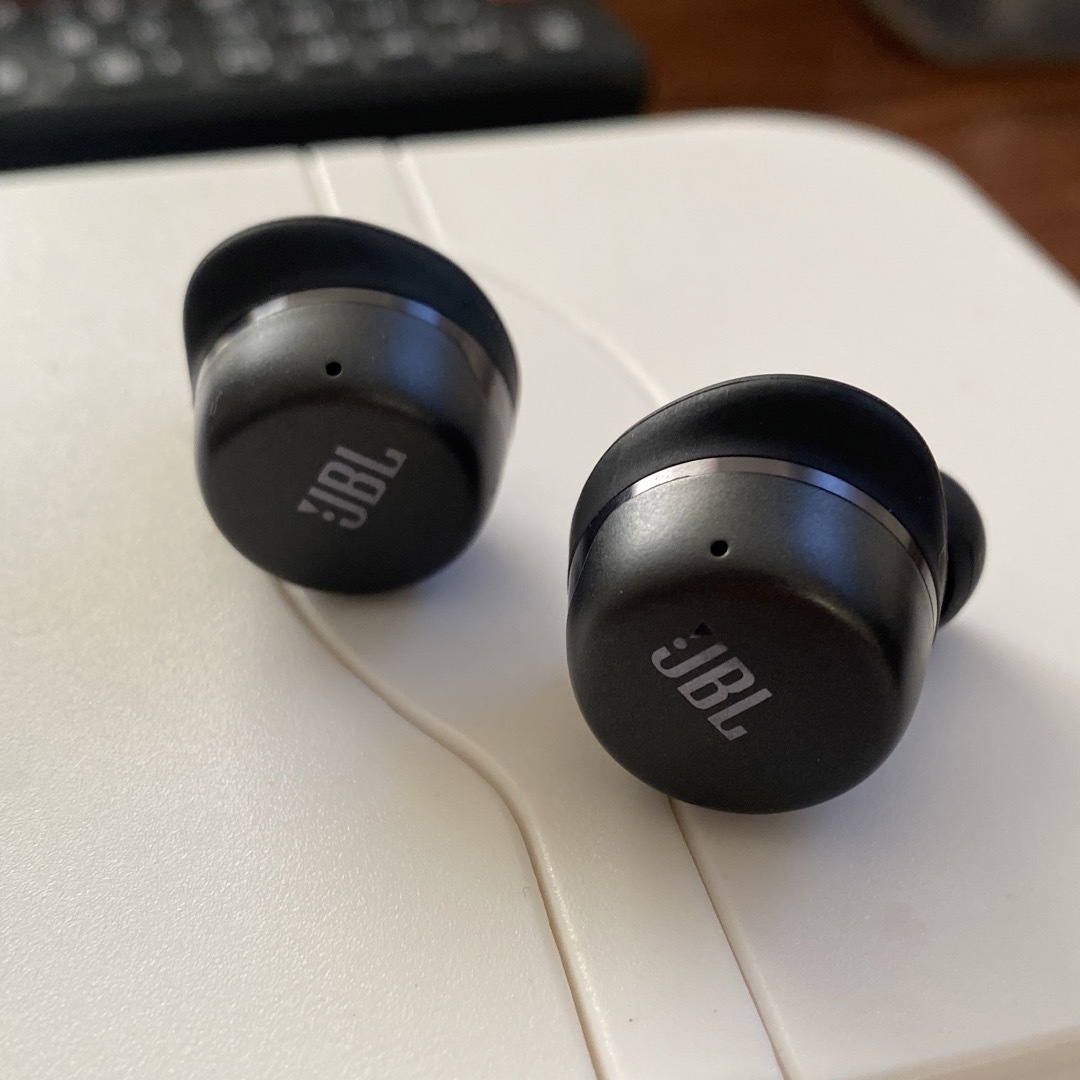 【本体のみ】JBL Bluetoothイヤホン スマホ/家電/カメラのオーディオ機器(ヘッドフォン/イヤフォン)の商品写真