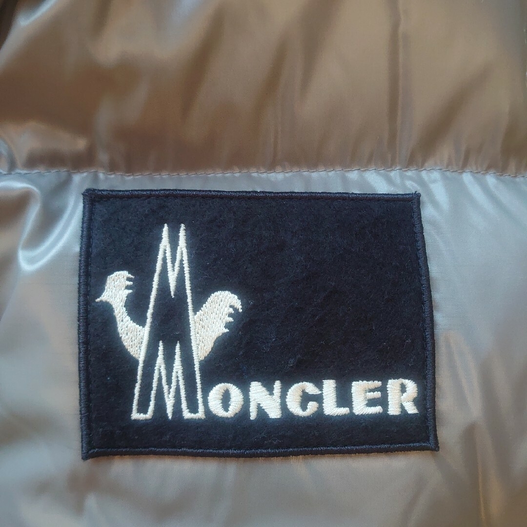 MONCLER(モンクレール)の未使用　モンクレール　ダウンベスト メンズのジャケット/アウター(ダウンベスト)の商品写真