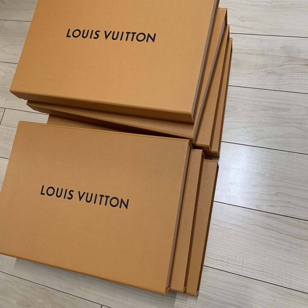 LOUIS VUITTON(ルイヴィトン)のルイヴィトン空箱 7個セット 化粧箱 ショップ袋 ショッパー レディースのバッグ(ショップ袋)の商品写真