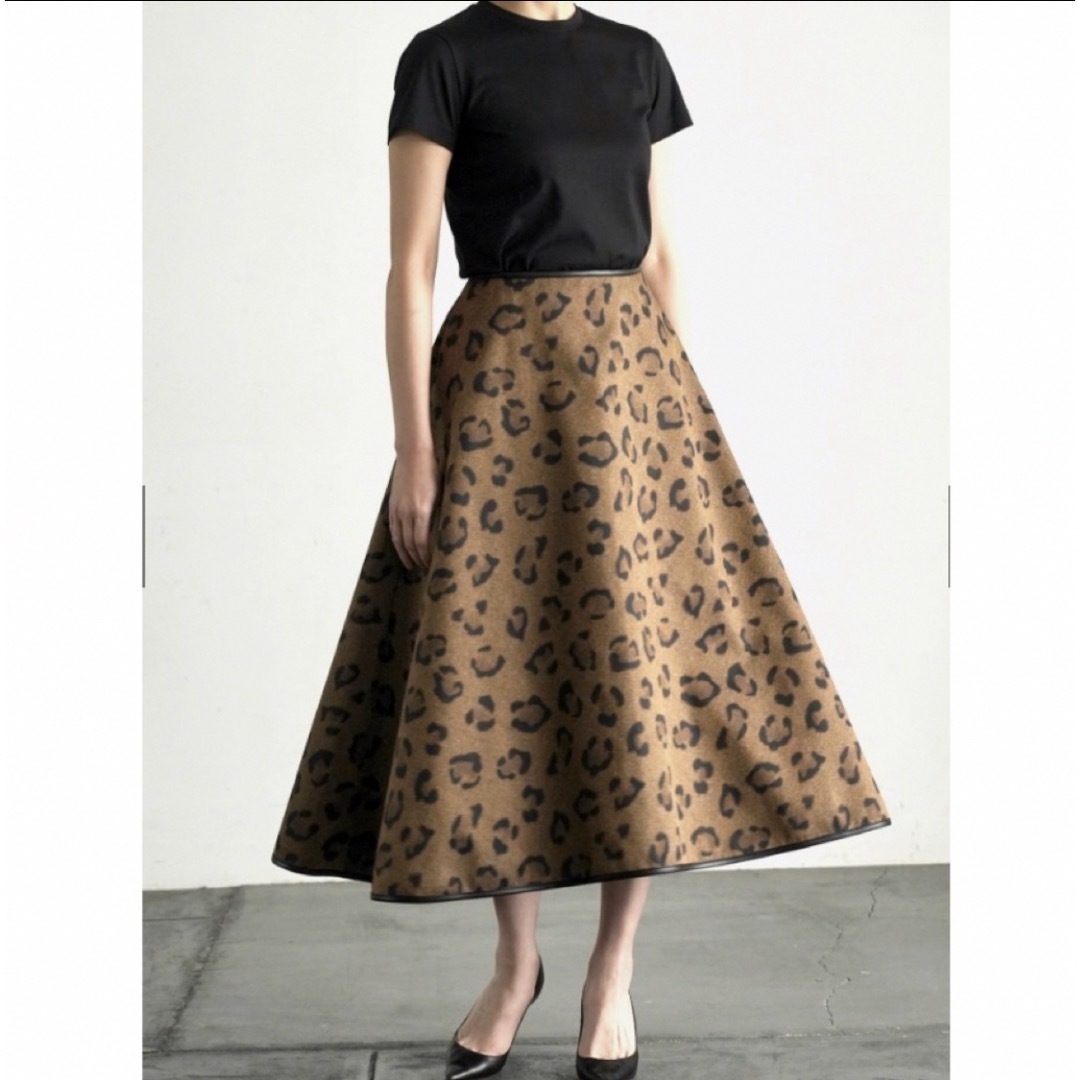 BARNEYS NEW YORK(バーニーズニューヨーク)のSHE Tokyo Jenny leopard 36サイズ レディースのスカート(ひざ丈スカート)の商品写真