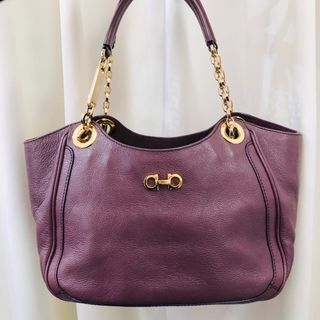 サルヴァトーレフェラガモ(Salvatore Ferragamo)の再値下げ‼️🌸サルヴァトーレフェラガモ　チェーンハンドバッグ　くすみピンク(ハンドバッグ)