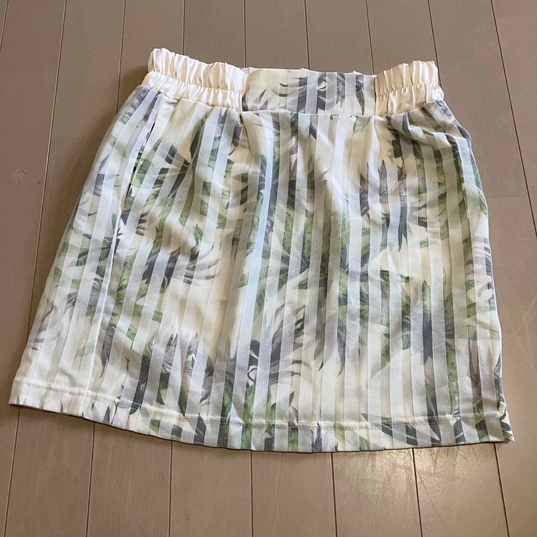 【ofalo】ボタニカルスカート レディースのスカート(ミニスカート)の商品写真