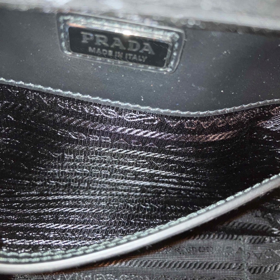 PRADA(プラダ)のPRADA プラダ ブリック サフィアーノ レザー ショルダーバッグ 2WAY メンズのバッグ(ショルダーバッグ)の商品写真