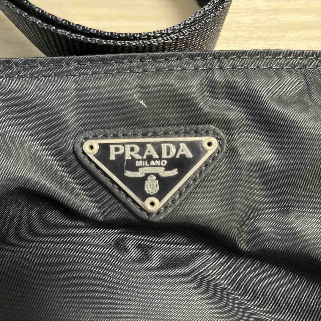 PRADA　プラダ　ショルダーバッグ　三角ロゴプレート　ブラック