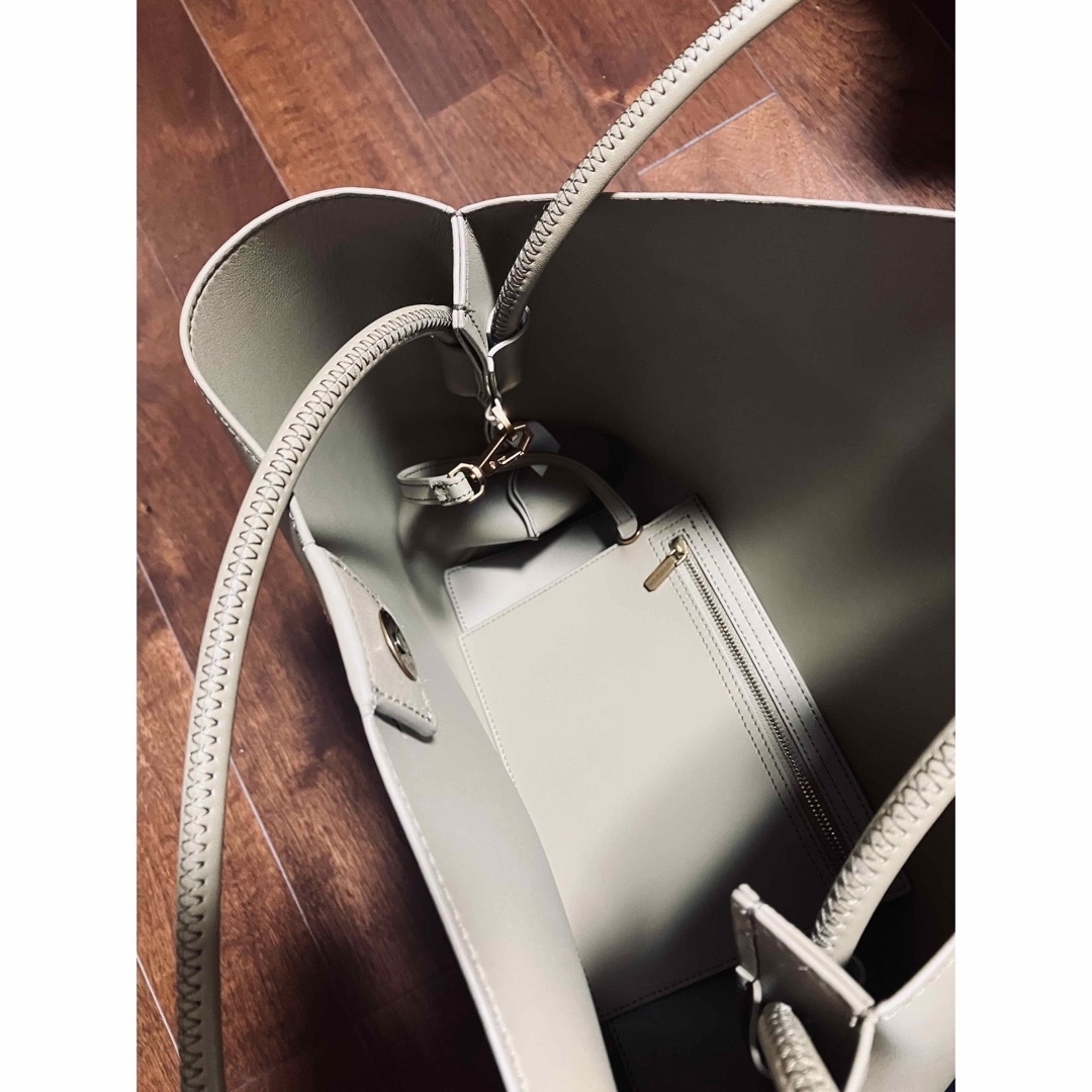 Charles and Keith(チャールズアンドキース)の【ちーきー様専用】CHARLES&KEITH チャールズアンドキーストートバッグ レディースのバッグ(トートバッグ)の商品写真