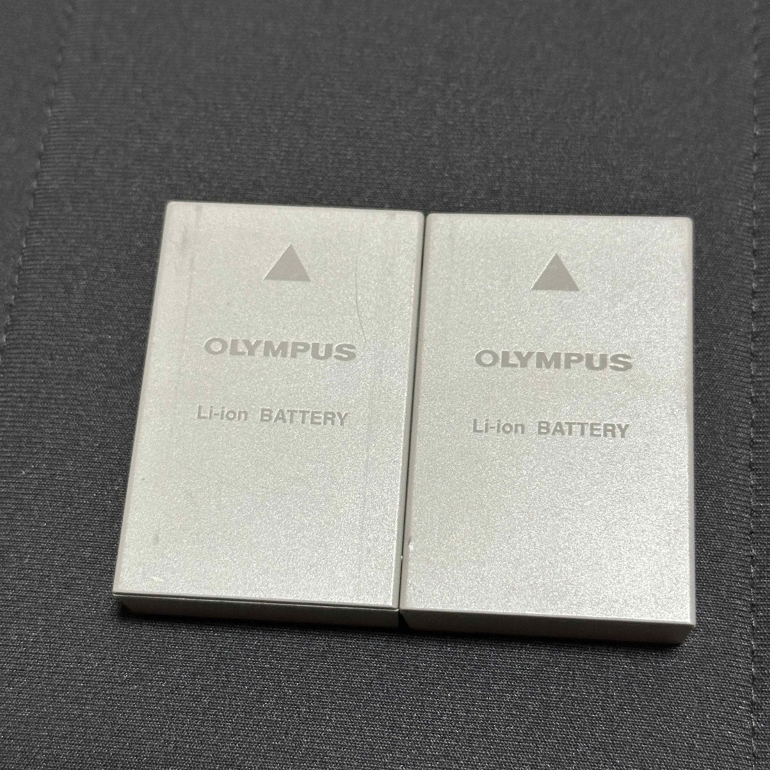 OLYMPUS(オリンパス)のOLYMPUS オリンパス BLS-50 純正バッテリー　2個セット スマホ/家電/カメラのスマートフォン/携帯電話(バッテリー/充電器)の商品写真