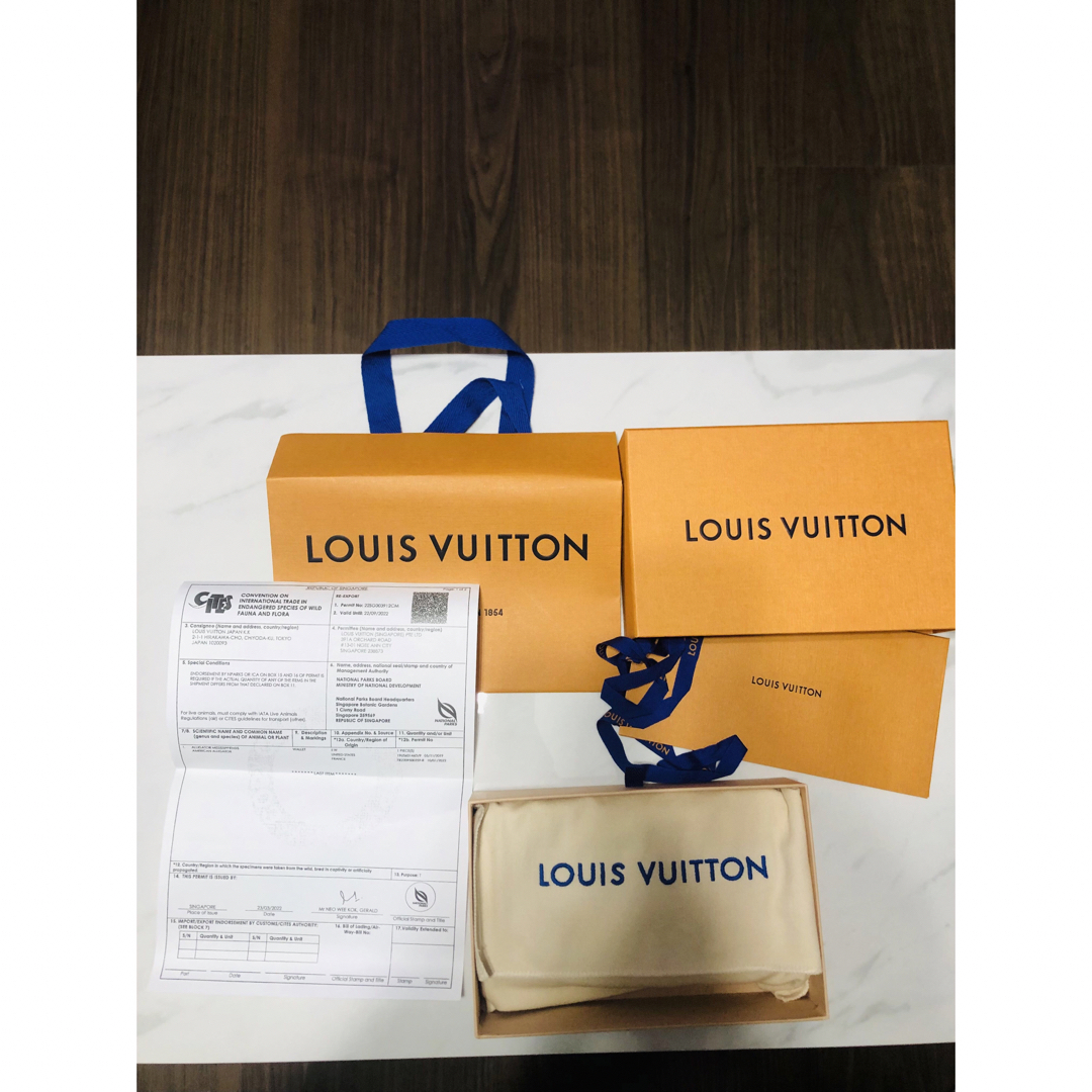 LOUIS VUITTON(ルイヴィトン)のLouis Vuitton（ルイヴィトン）-   クロコダイル メンズのファッション小物(長財布)の商品写真